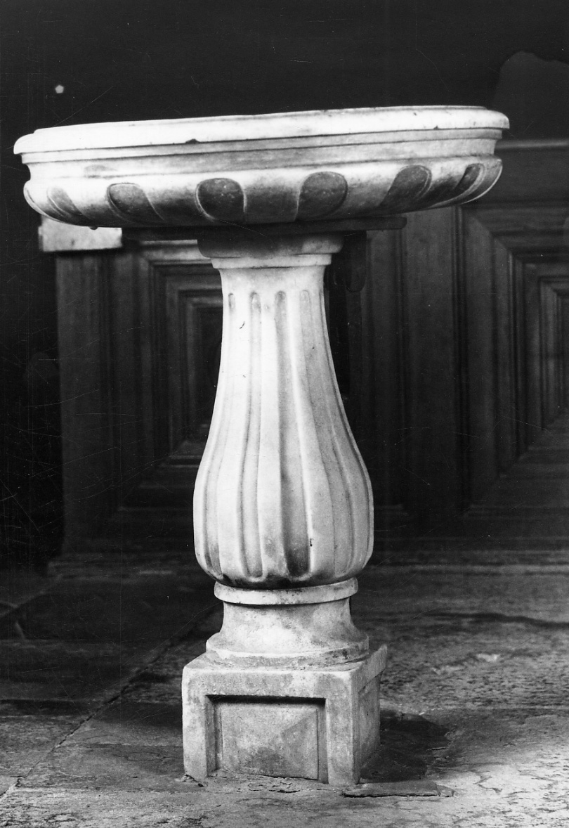 acquasantiera - a fusto, opera isolata - bottega cuneese (secondo quarto sec. XVIII)