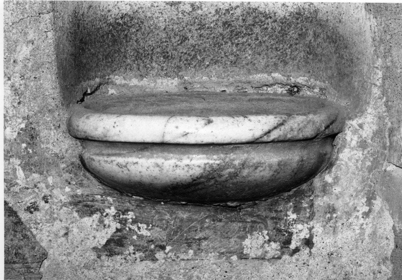 acquasantiera da parete, opera isolata - bottega cuneese (sec. XVIII)