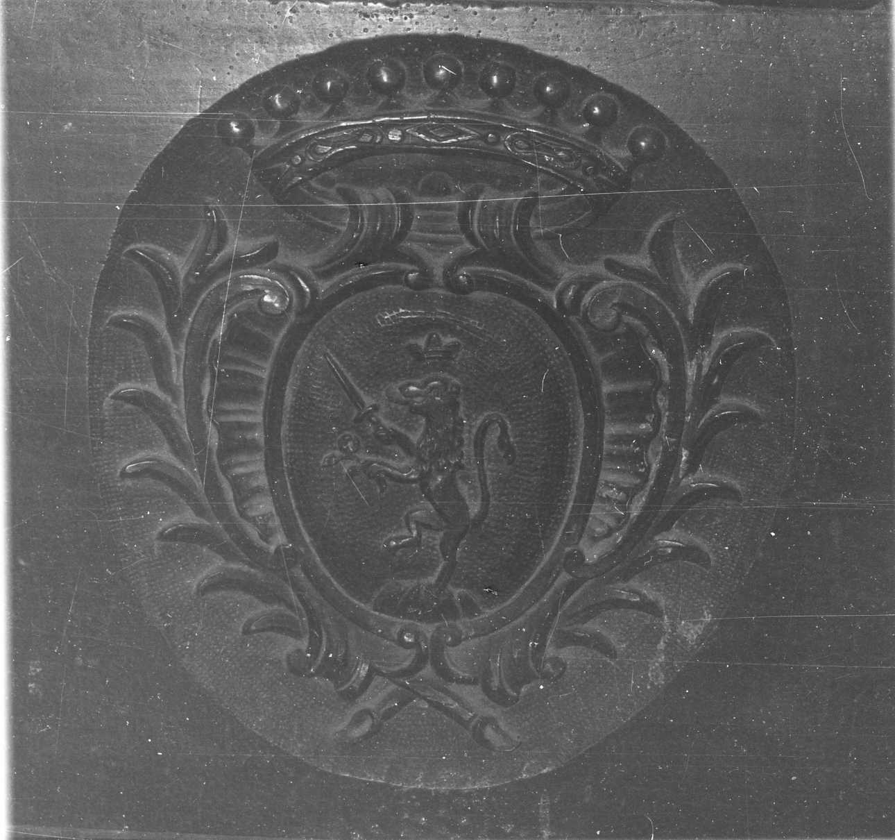 stemma gentilizio della famiglia Burotti di Scagnello (rilievo, opera isolata) - bottega cuneese (sec. XVIII)