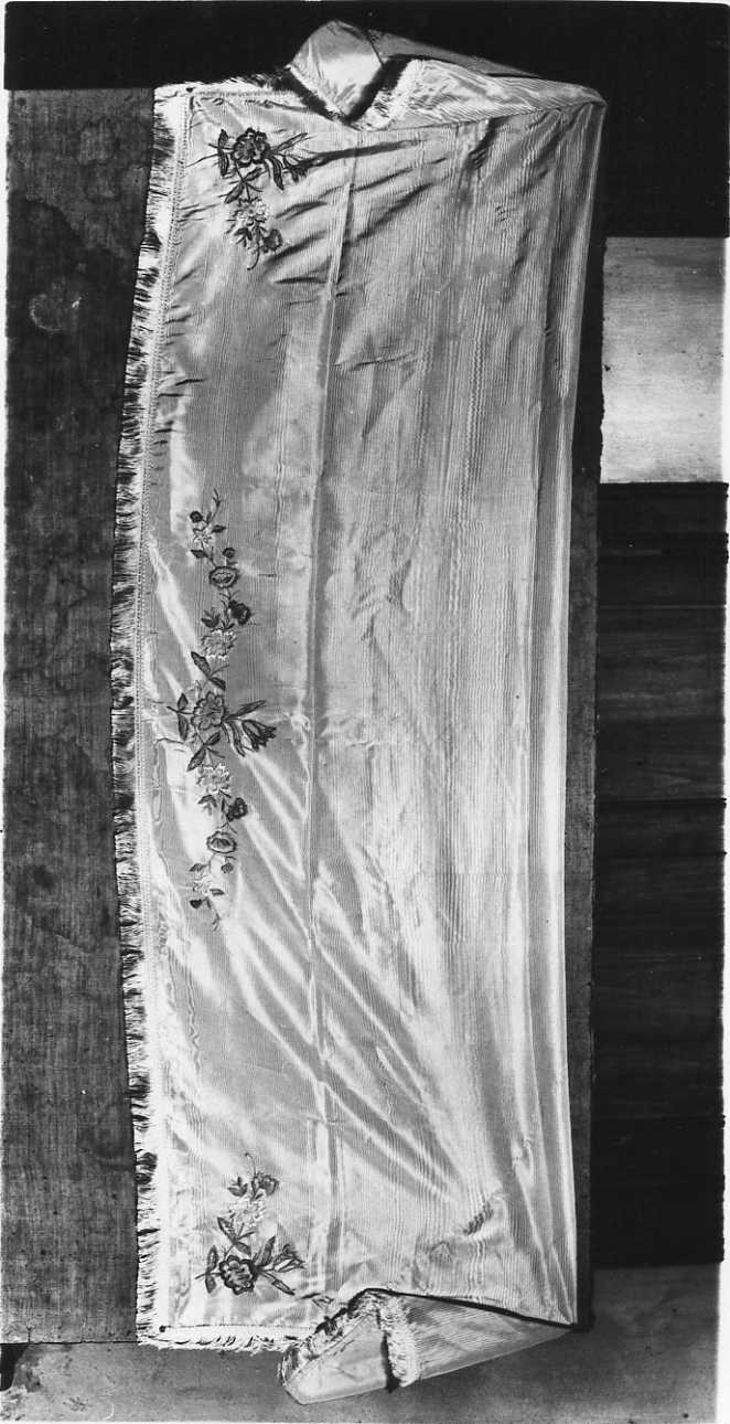 motivi decorativi floreali (parato da chiesa, opera isolata) - ambito piemontese (prima metà sec. XX)