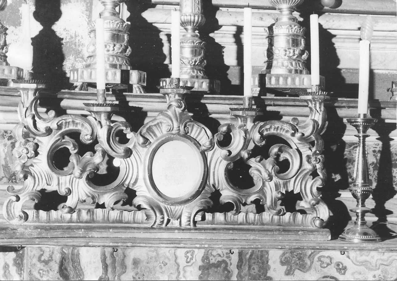motivo decorativo a volute (candelabro, serie) - bottega cuneese (sec. XIX)