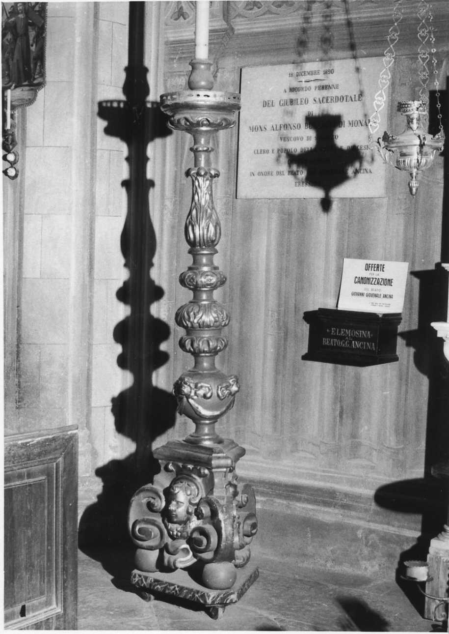 cherubini e motivi decorativi fitomorfi (candeliere, coppia) - bottega saluzzese (fine/inizio secc. XVIII/ XIX)