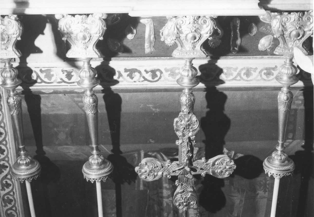 motivi decorativi vegetali (candeliere d'altare, serie) - bottega saluzzese (sec. XIX)