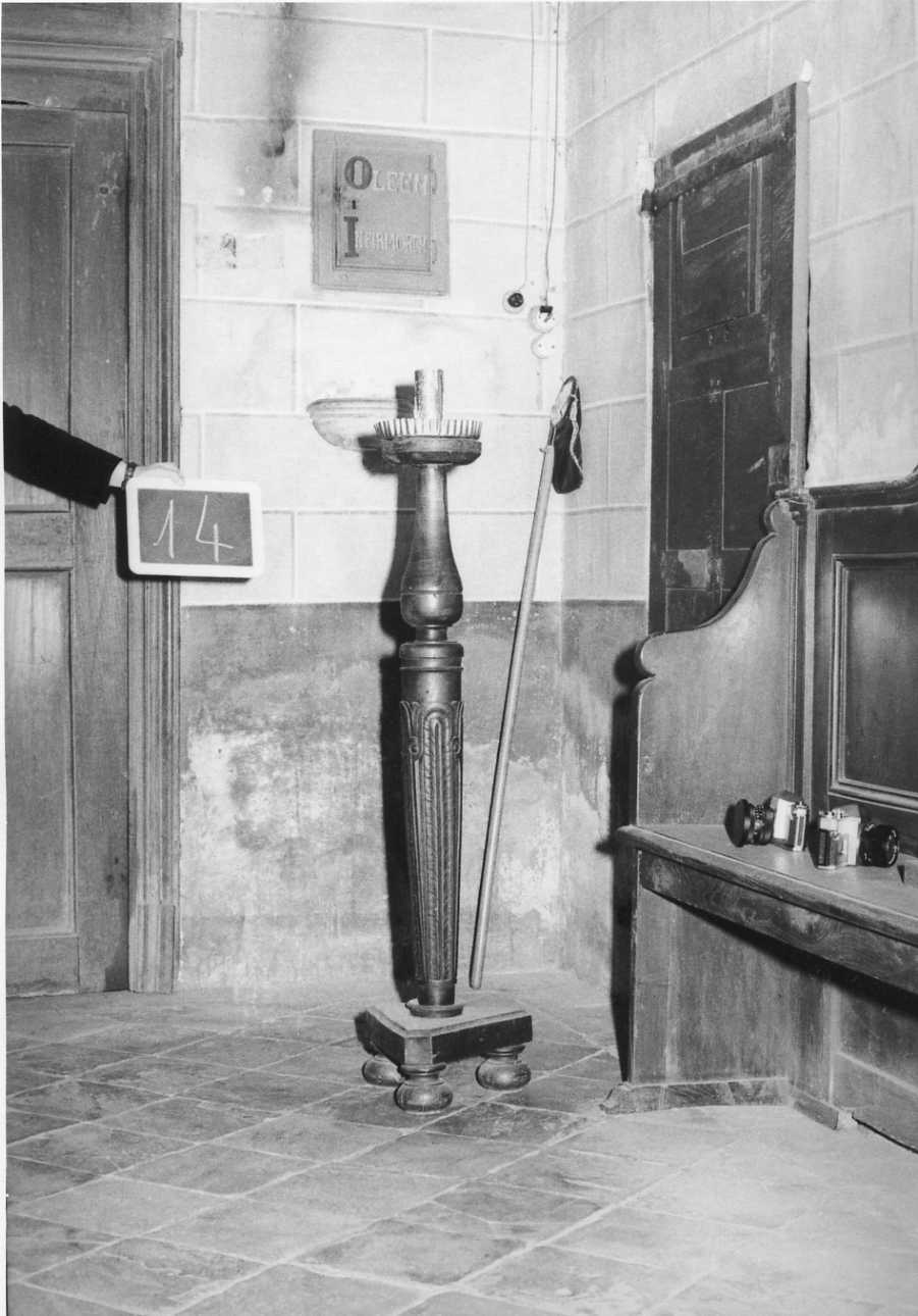 motivi decorativi vegetali stilizzati (candeliere, serie) - ambito piemontese (sec. XIX)