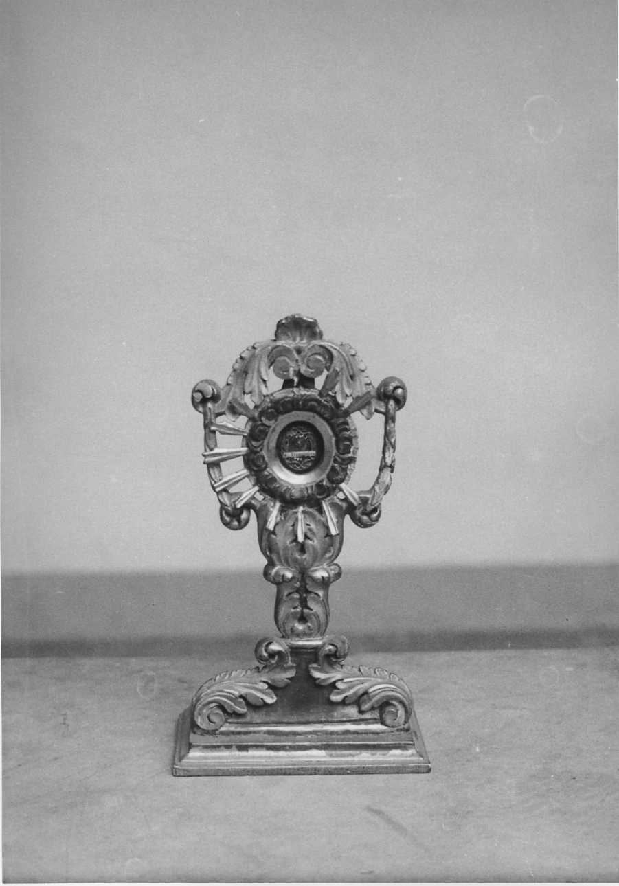 motivi decorativi vegetali stilizzati (reliquiario - a ostensorio, opera isolata) - bottega saluzzese (sec. XVIII)