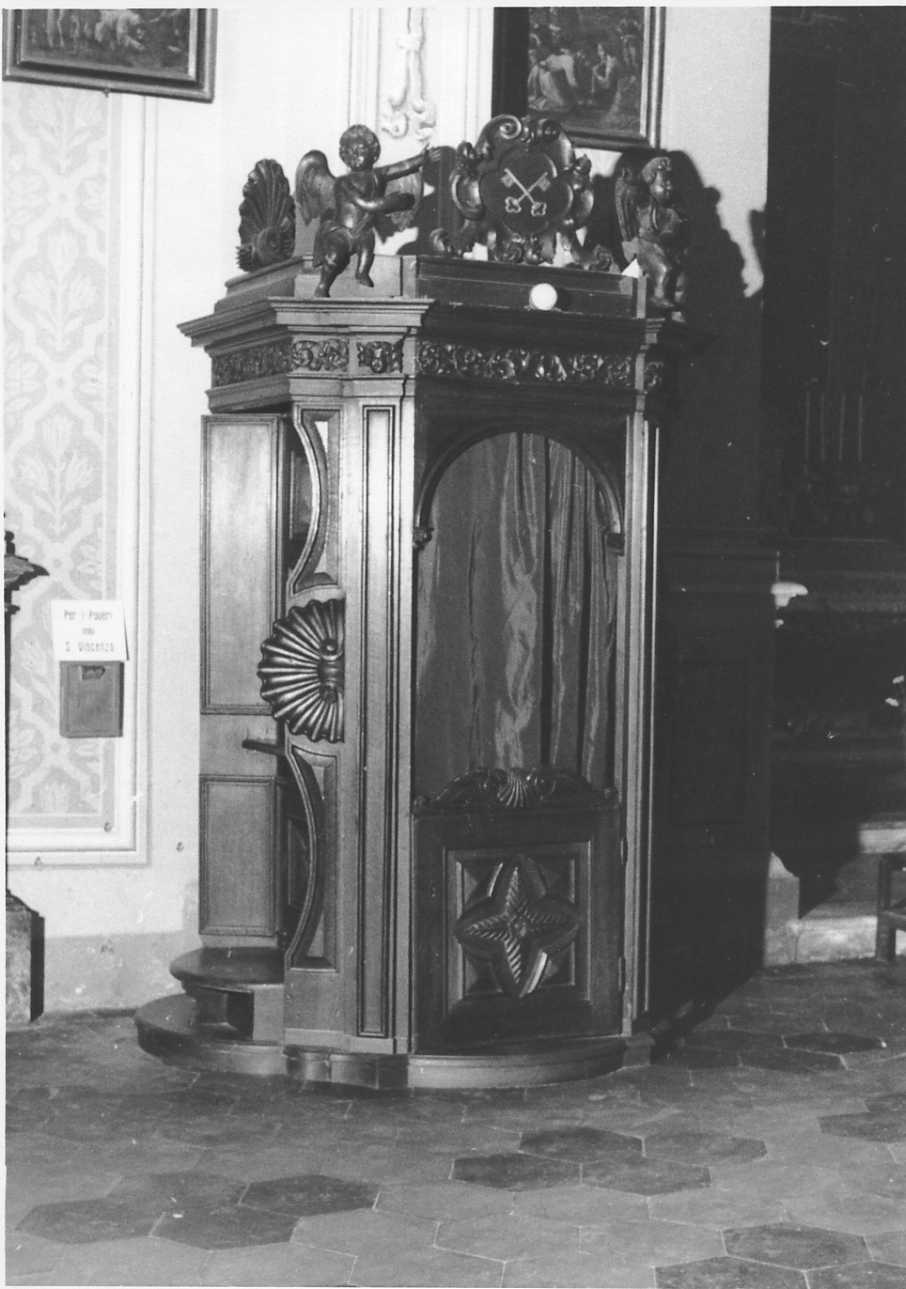 motivi decorativi vegetali con angeli (confessionale, serie) - ambito piemontese (sec. XIX)