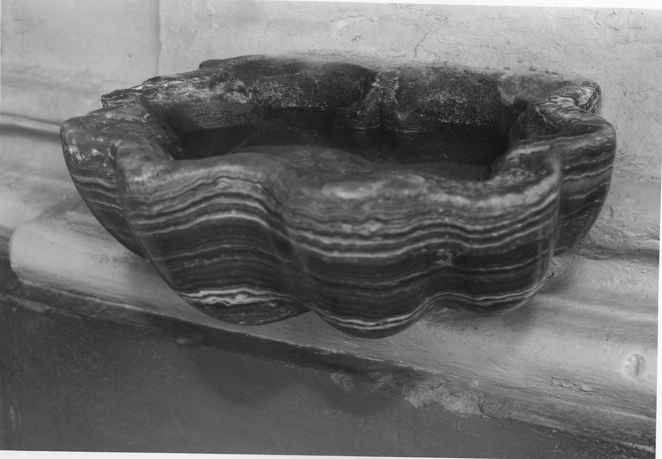 acquasantiera da parete, opera isolata - ambito piemontese (sec. XVIII)