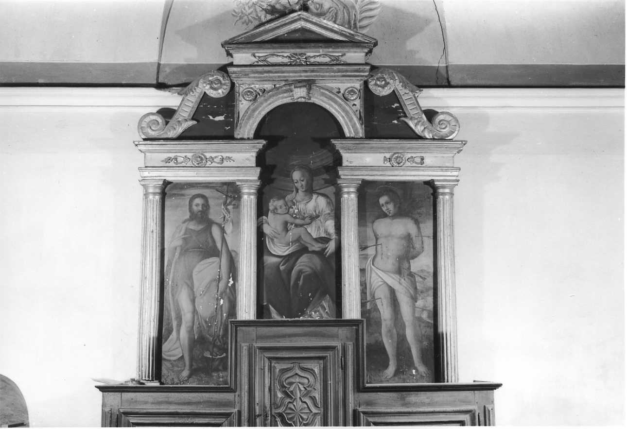Madonna con Bambino, San Giovanni Battista e San Sebastiano (polittico, opera isolata) - ambito lombardo (sec. XVI)