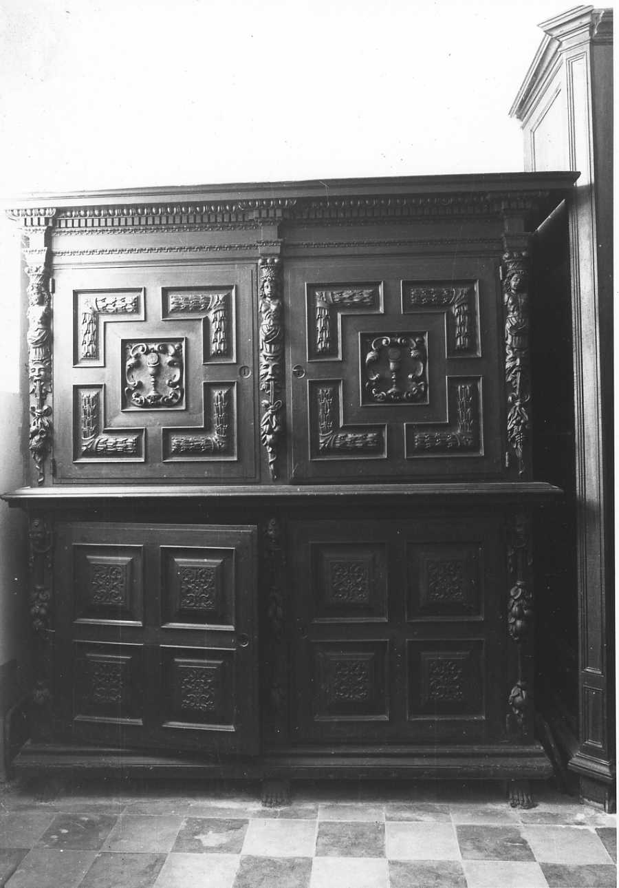 armadio da sacrestia, opera isolata di Botto Pietro (attribuito) (prima metà sec. XVII)