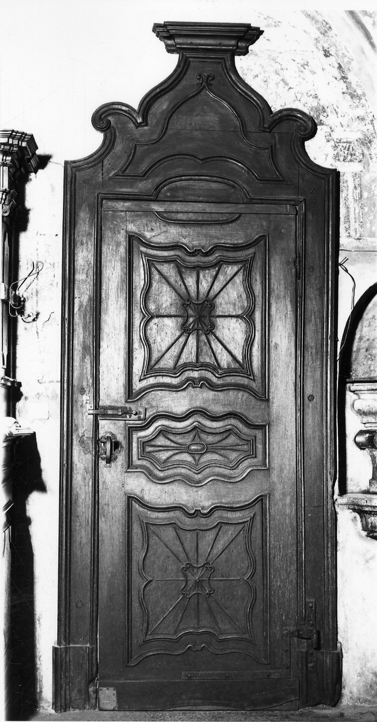 mostra di porta, serie - bottega piemontese (prima metà sec. XVIII)