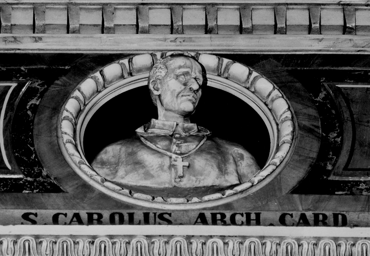 busto di San Carlo Borromeo (decorazione plastica, elemento d'insieme) di Argenti Giuseppe (terzo quarto sec. XIX)