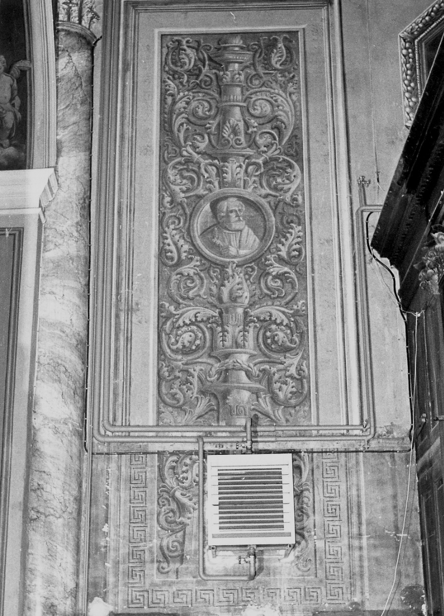 busto di San Pietro e motivi decorativi a candelabra (decorazione pittorica, coppia) - ambito novarese (secondo quarto sec. XIX)