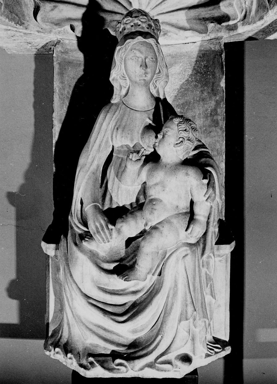 Madonna in trono che allatta il Bambino (gruppo scultoreo, opera isolata) - bottega lombardo-novarese (primo quarto sec. XV)