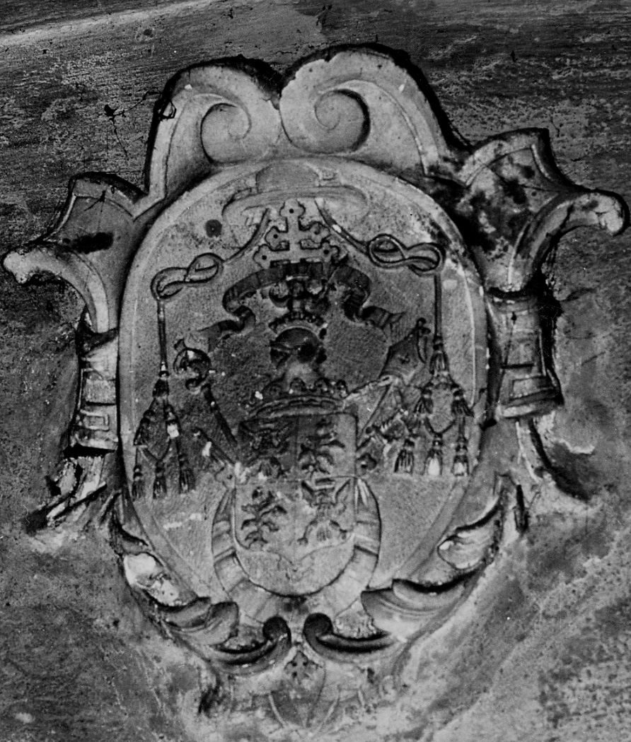 stemma vescovile di Davide Riccardi (rilievo, opera isolata) - bottega novarese (fine sec. XIX)