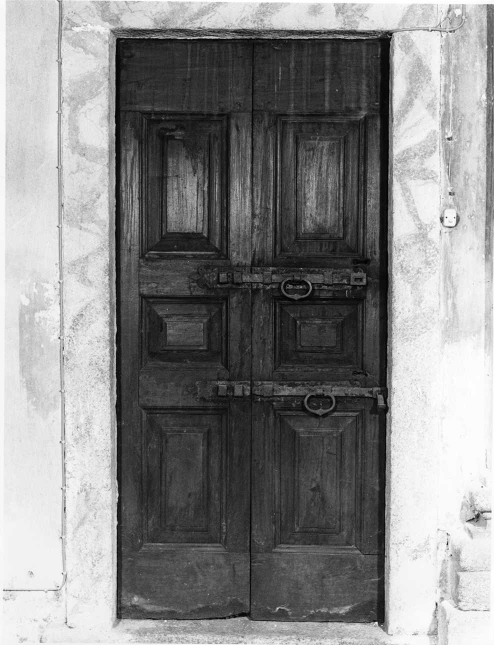 porta - a due battenti, opera isolata - bottega novarese (prima metà sec. XVII)