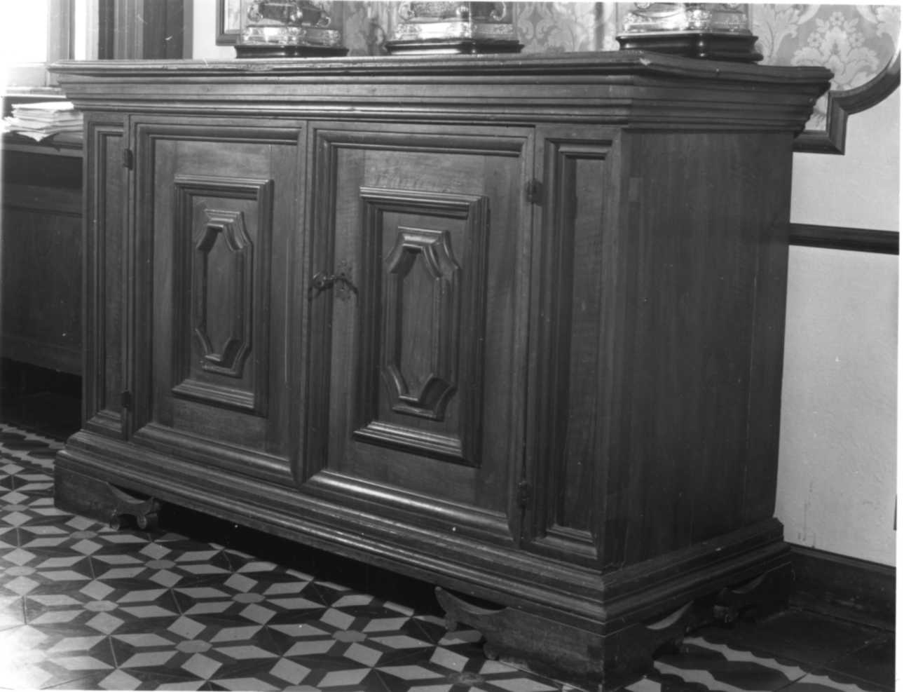 credenza, opera isolata - bottega novarese (sec. XVIII)