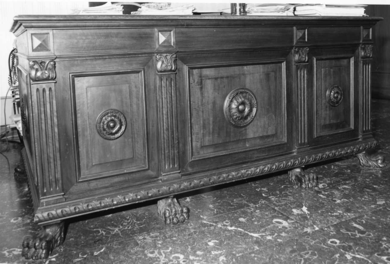 scrivania, opera isolata - bottega novarese (prima metà sec. XX)