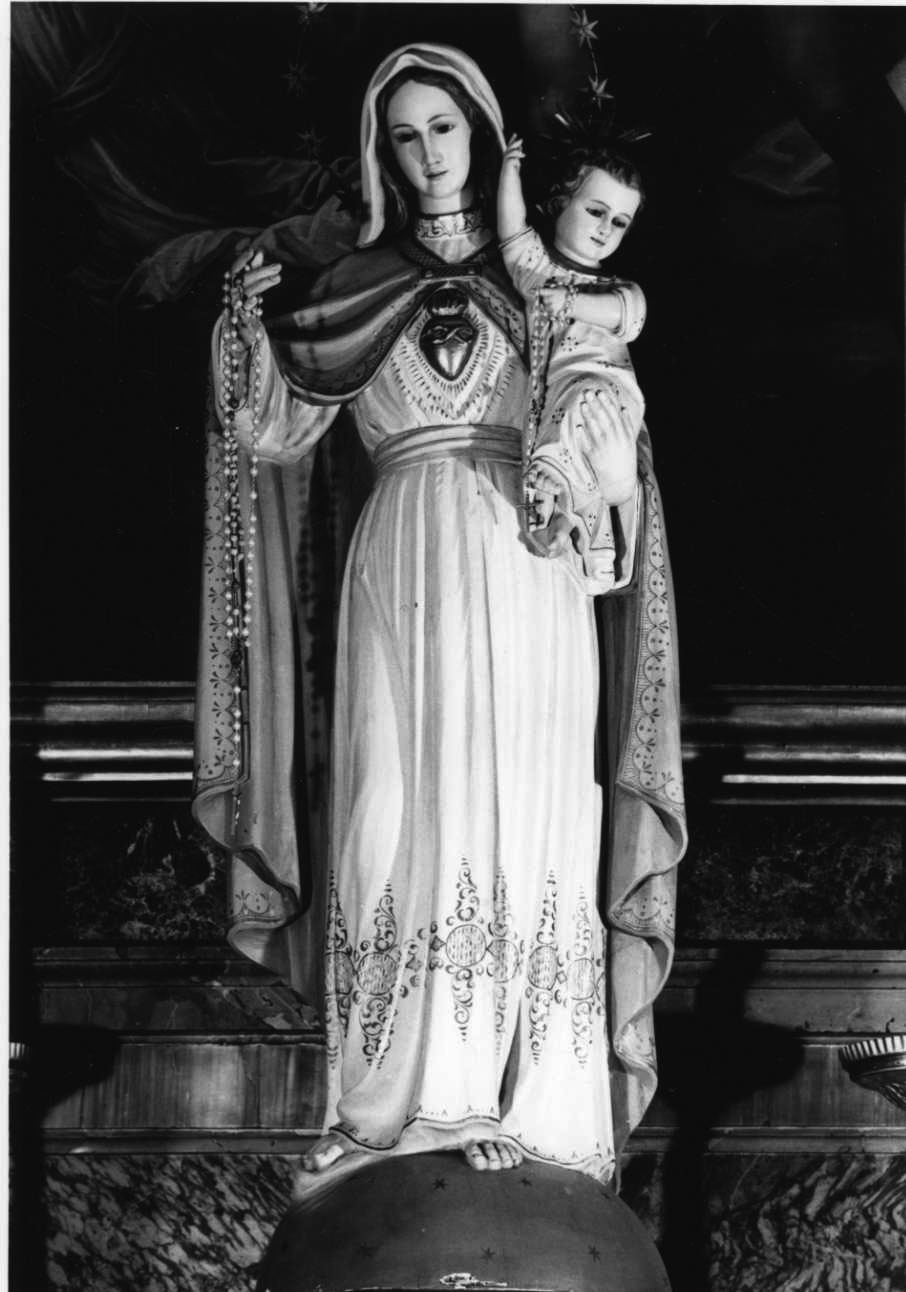 Madonna con Bambino (statua, opera isolata) - bottega Italia settentrionale (metà sec. XX)