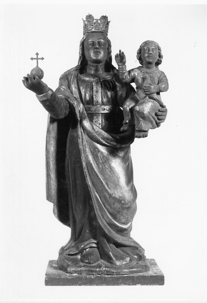 Madonna con Bambino (scultura, opera isolata) - bottega novarese (sec. XVII)
