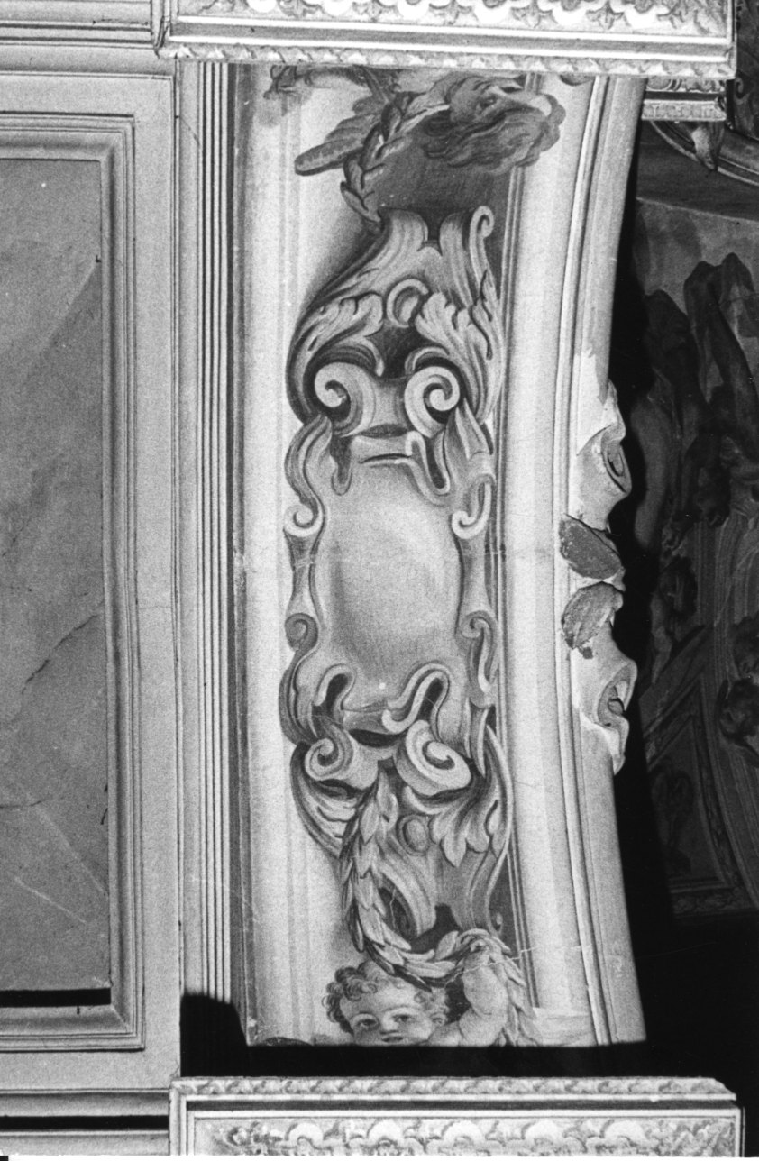 angeli reggicartiglio (decorazione plastico-pittorica, elemento d'insieme) di Legnani Stefano Maria detto Legnanino (primo quarto sec. XVIII)