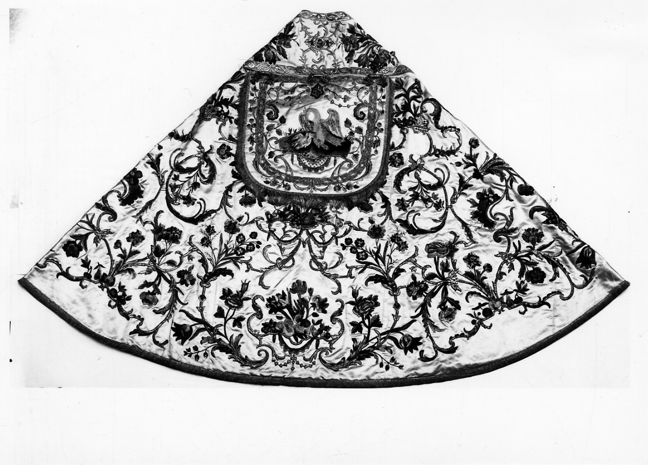 piviale, opera isolata - manifattura lombarda, manifattura piemontese (fine, metà sec. XVIII, sec. XX)