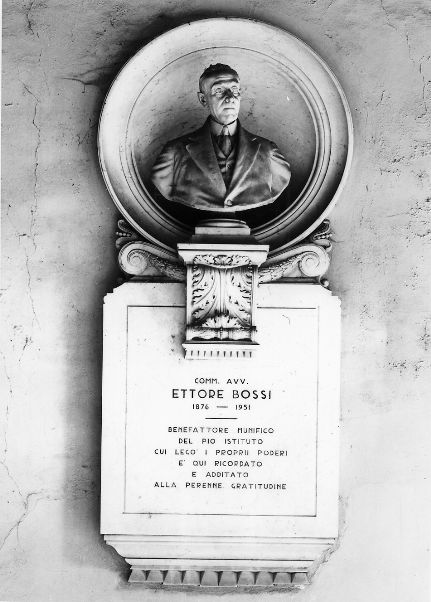 monumento funebre, insieme di Pecora Giandomenico (metà sec. XX)