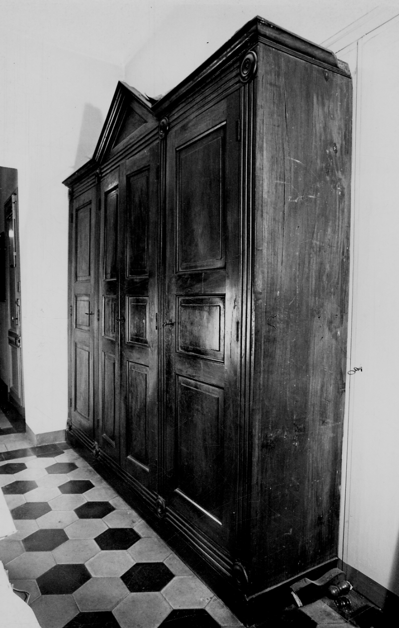 armadio, opera isolata - bottega piemontese (sec. XIX)