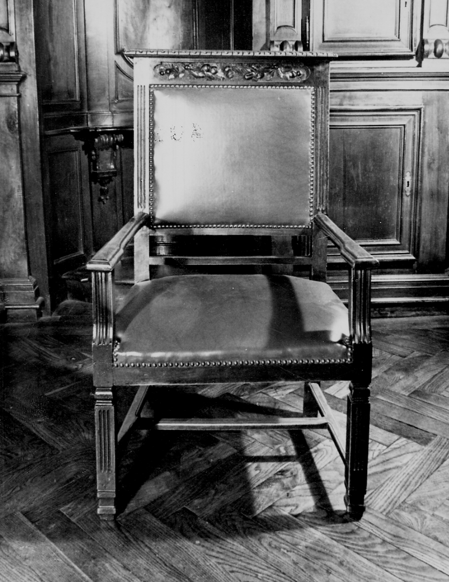 sedia - a braccioli, serie - bottega italiana (fine/inizio secc. XIX/ XX)