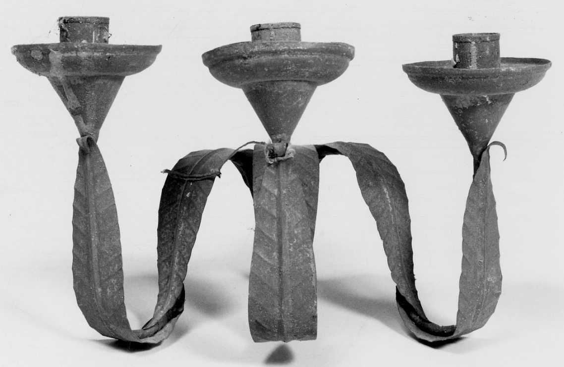 candeliere da parete di chiesa, serie - bottega piemontese (fine/inizio secc. XIX/ XX)