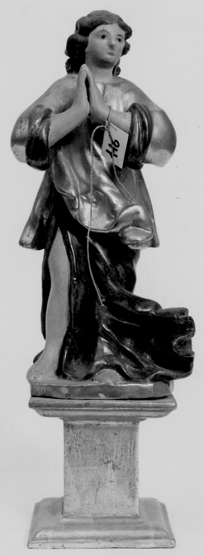 figura maschile che prega (statuetta, serie) - bottega franco-piemontese, bottega piemontese (prima metà sec. XVIII, sec. XIX)