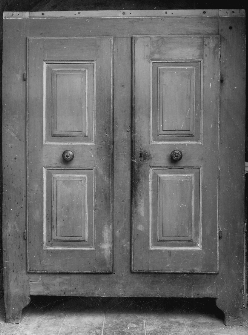 mobile da sacrestia, opera isolata - bottega della Val Susa (seconda metà sec. XIX)