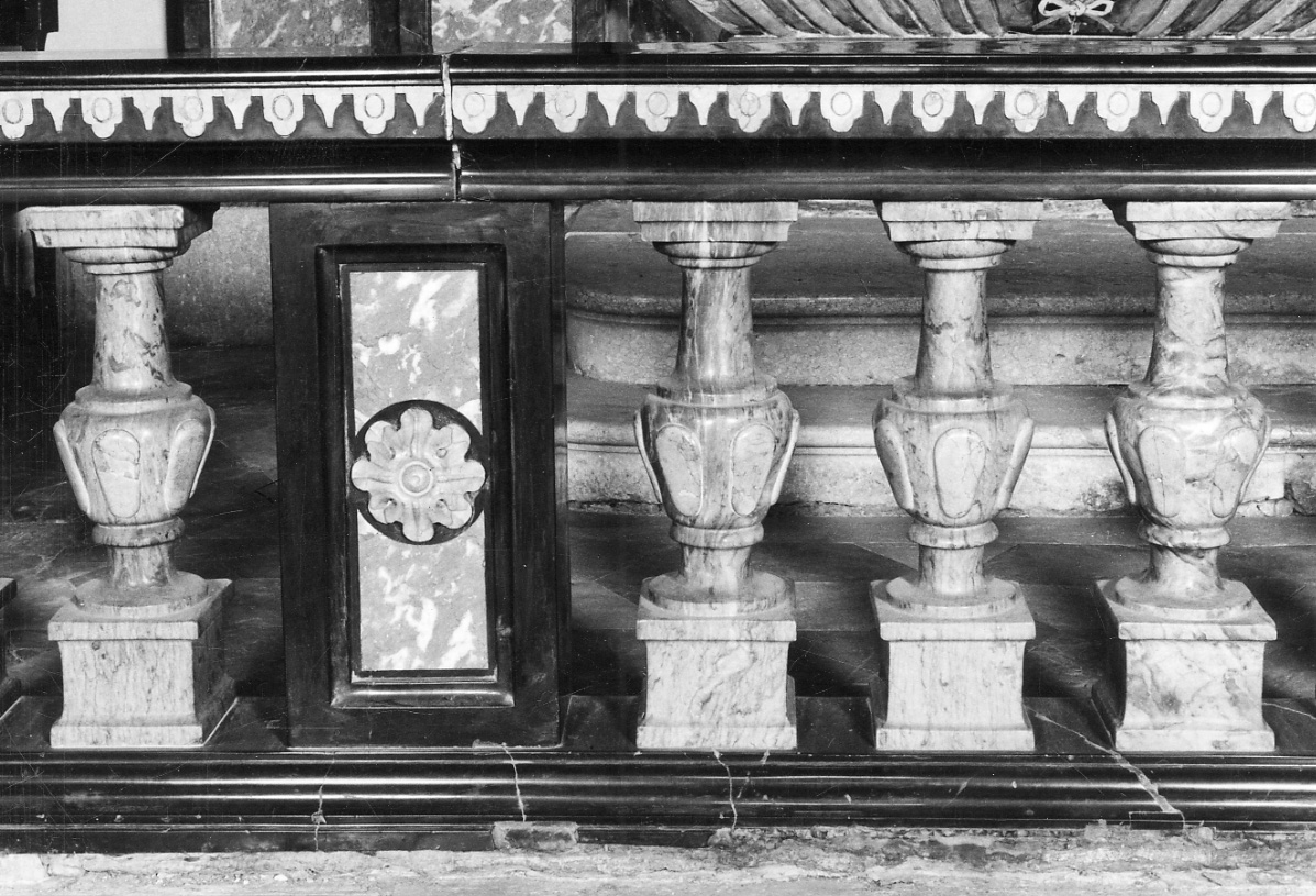 balaustrata di cappella, opera isolata di Calderaro Giovan Pietro, Ferretti Paolo (terzo quarto sec. XVIII)
