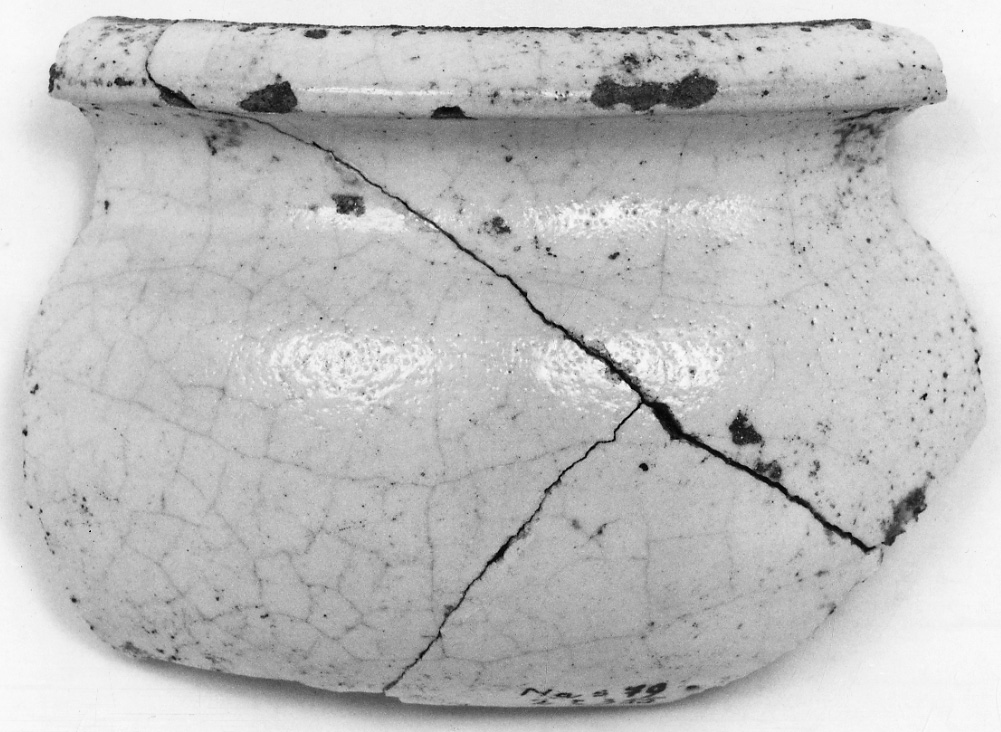 vasetto, frammento - bottega padana (fine/inizio secc. XVI/ XVII)