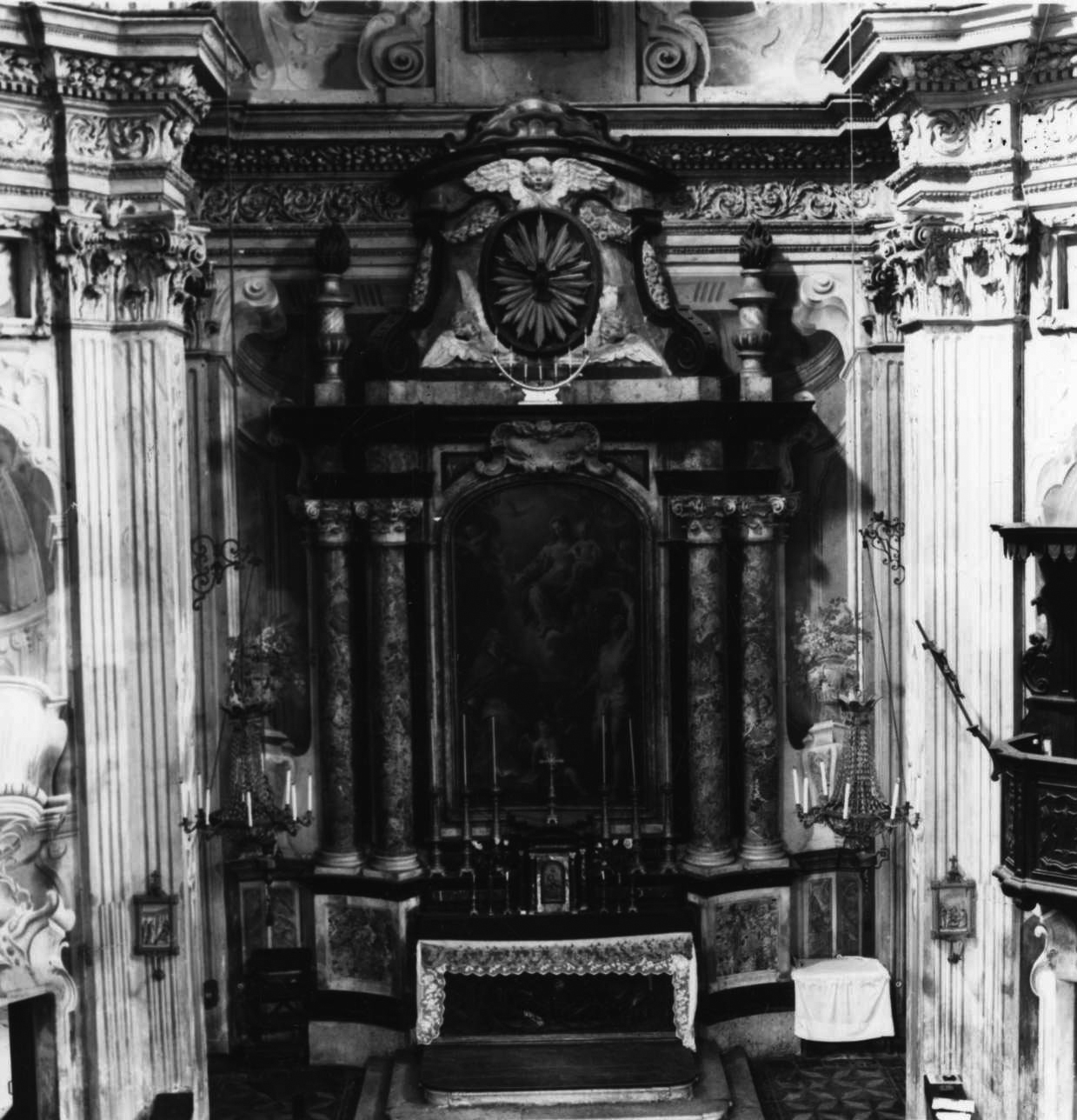 altare, opera isolata di Aprile Francesco, Aprile Francesco jr (inizio sec. XVIII)