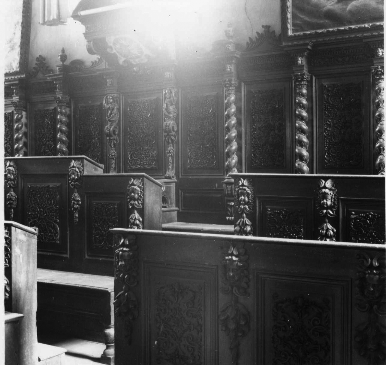 stalli del coro, insieme - bottega piemontese (ultimo quarto sec. XVII)