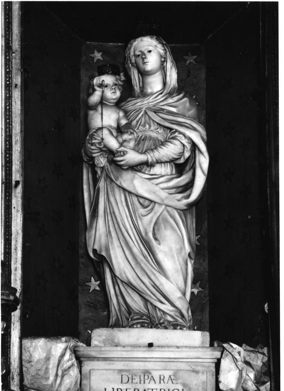 Madonna con Bambino (statua, opera isolata) di Casella Gabriele (secondo quarto sec. XVII)