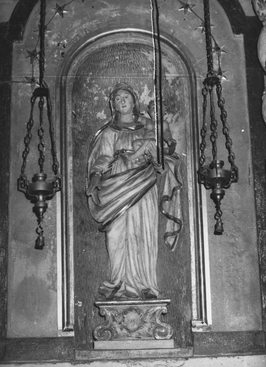 Madonna con Bambino (statua, opera isolata) - bottega piemontese (metà sec. XVII)