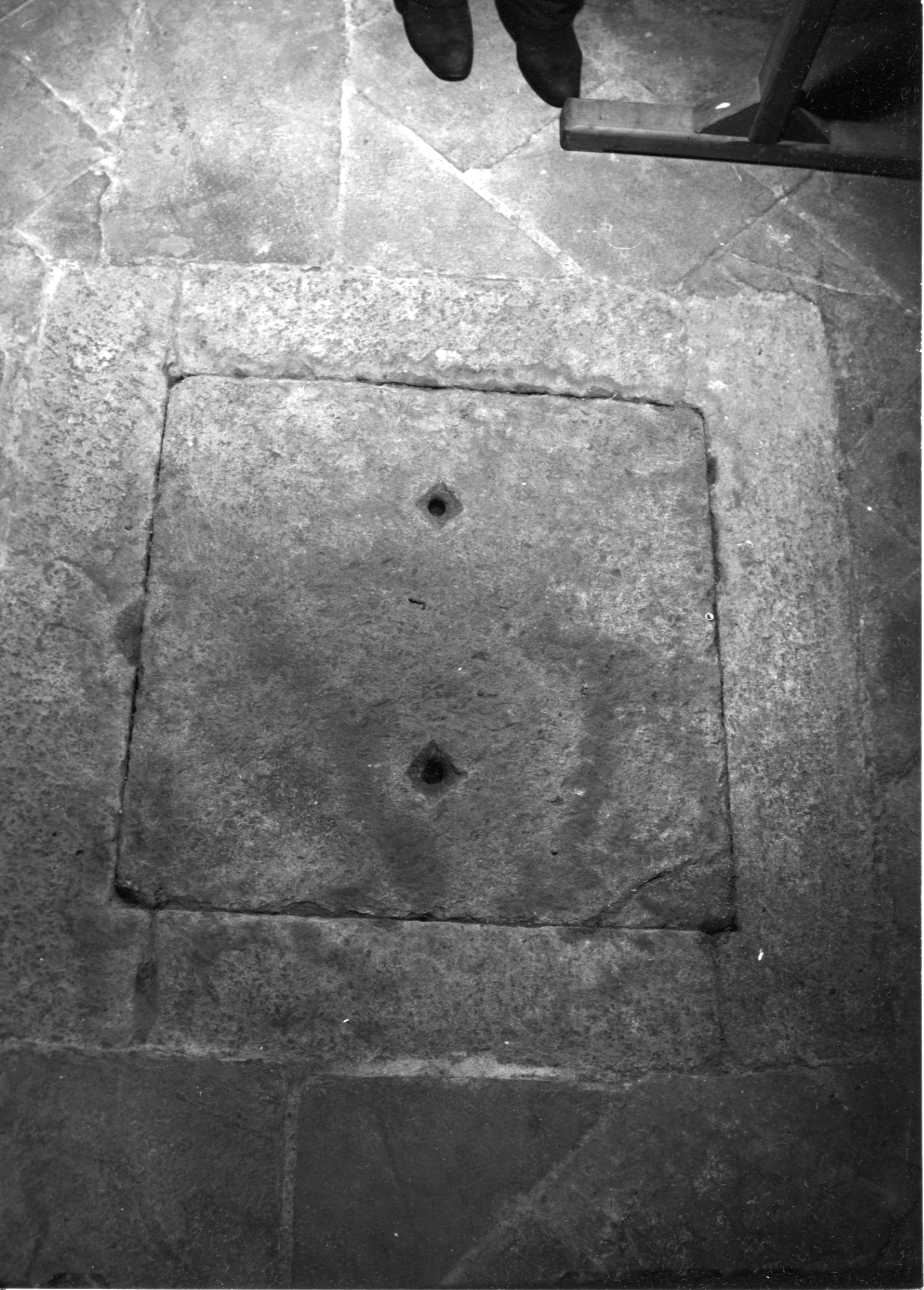 lastra tombale, opera isolata - bottega piemontese (sec. XVII)