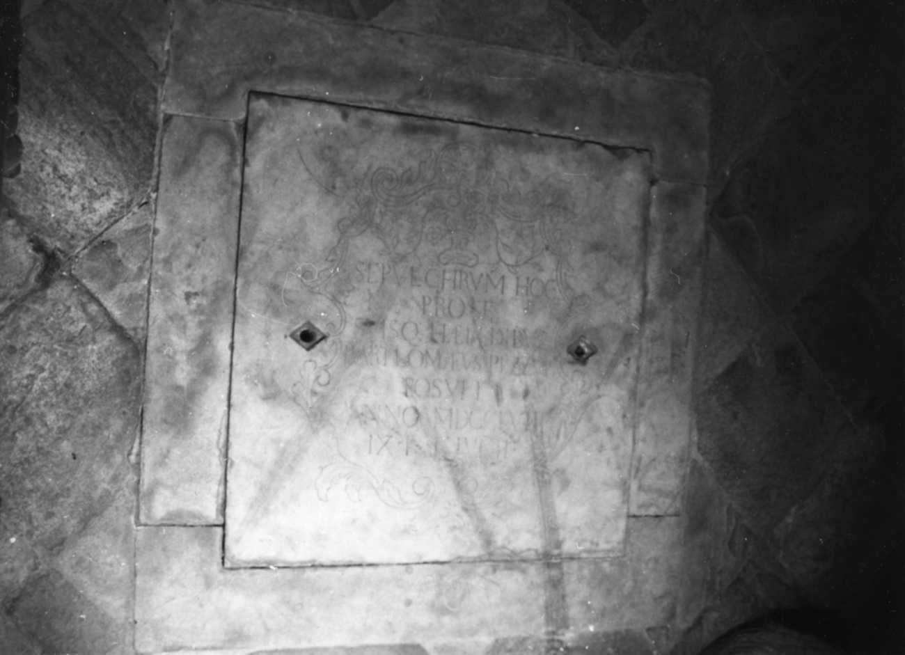lapide tombale, opera isolata - bottega piemontese (metà sec. XVIII)