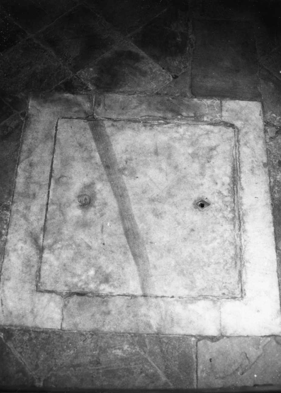 lastra tombale, opera isolata - bottega piemontese (sec. XVII)