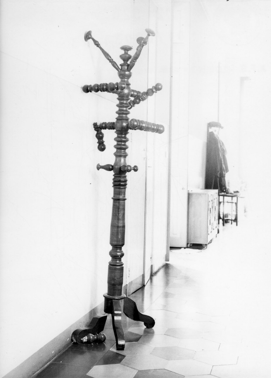 attaccapanni, opera isolata - bottega piemontese (seconda metà sec. XIX)