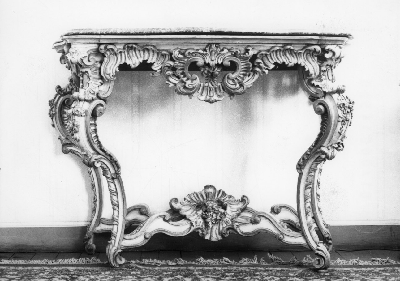 console, opera isolata - bottega piemontese (secondo quarto sec. XVIII)