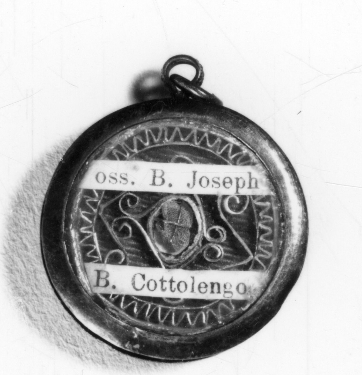 reliquiario a capsula - a medaglione, opera isolata - bottega piemontese (prima metà sec. XX)