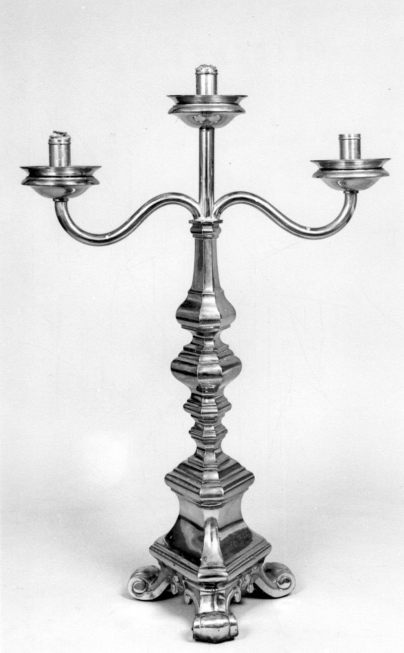 candeliere, serie - bottega italiana (primo quarto sec. XX)