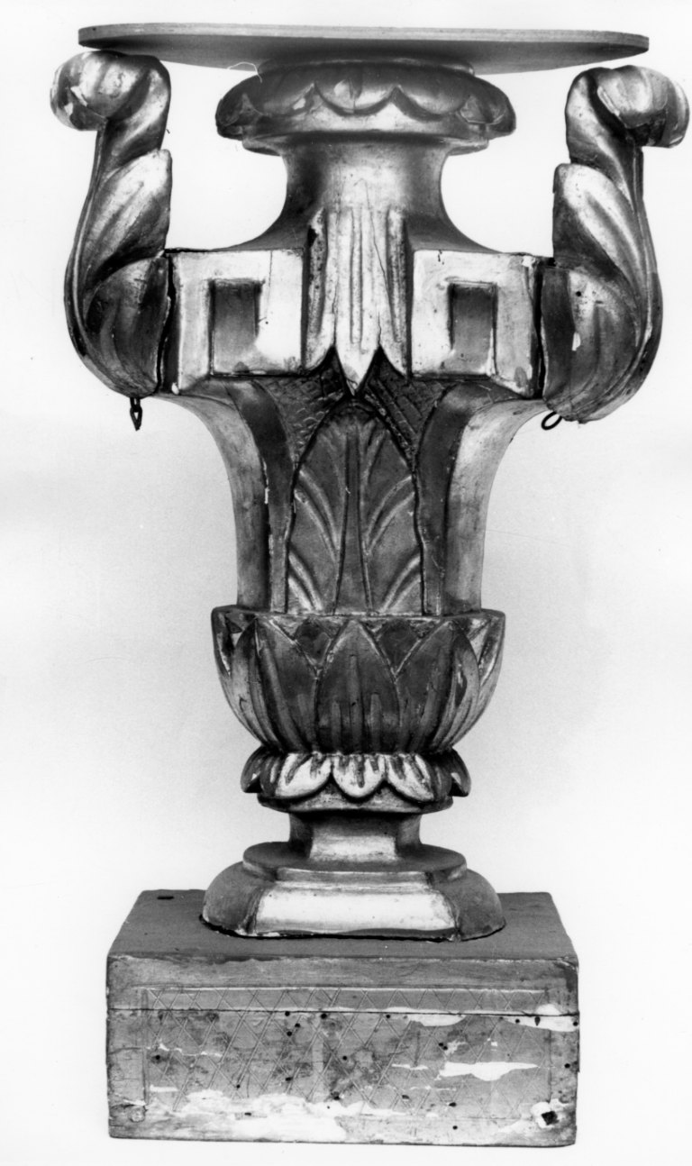 vaso da fiori, coppia - bottega piemontese (ultimo quarto sec. XVIII)