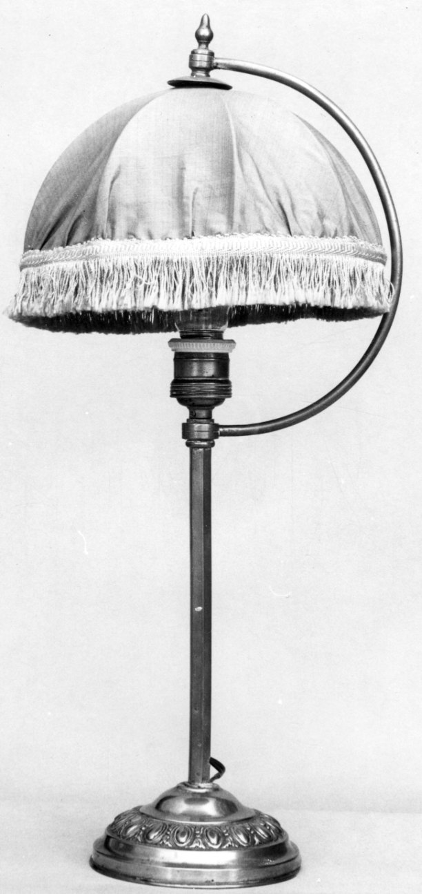 lampada da tavolo, opera isolata - bottega italiana (fine/inizio secc. XIX/ XX)