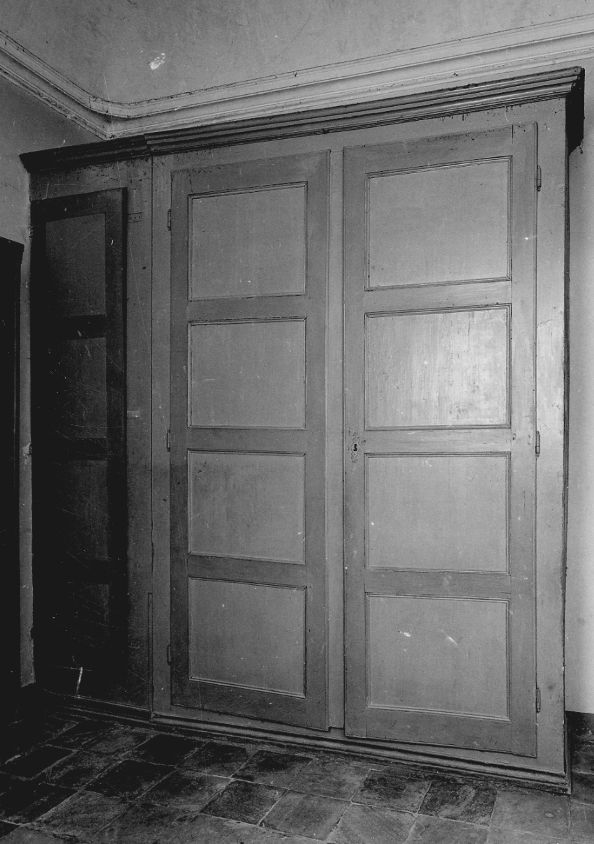 armadio, opera isolata - bottega piemontese (prima metà sec. XX)