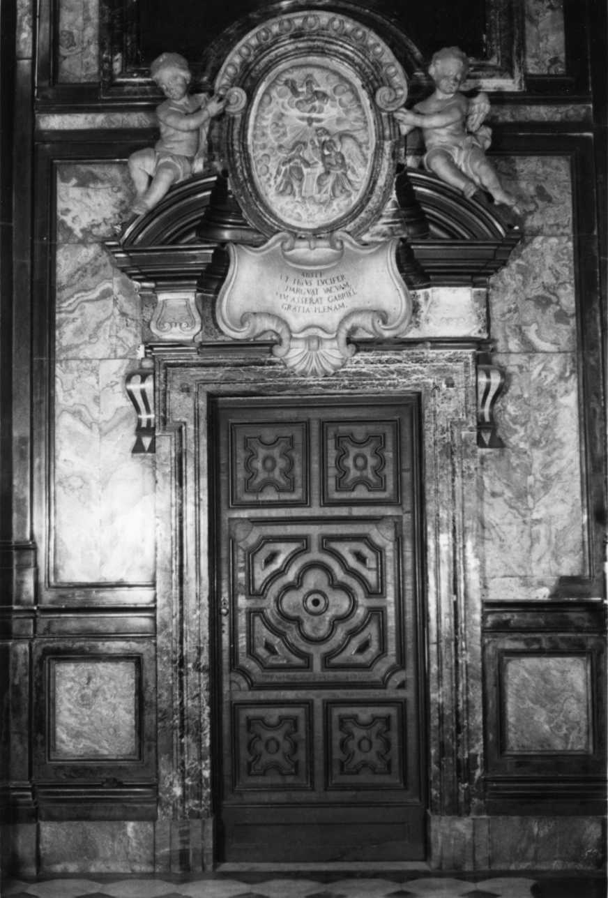 mostra di porta, insieme di Carlone Giuseppe Maria (attribuito), Carlone Giovanni Domenico (attribuito), Amedeo di Castellamonte (seconda metà sec. XVII)
