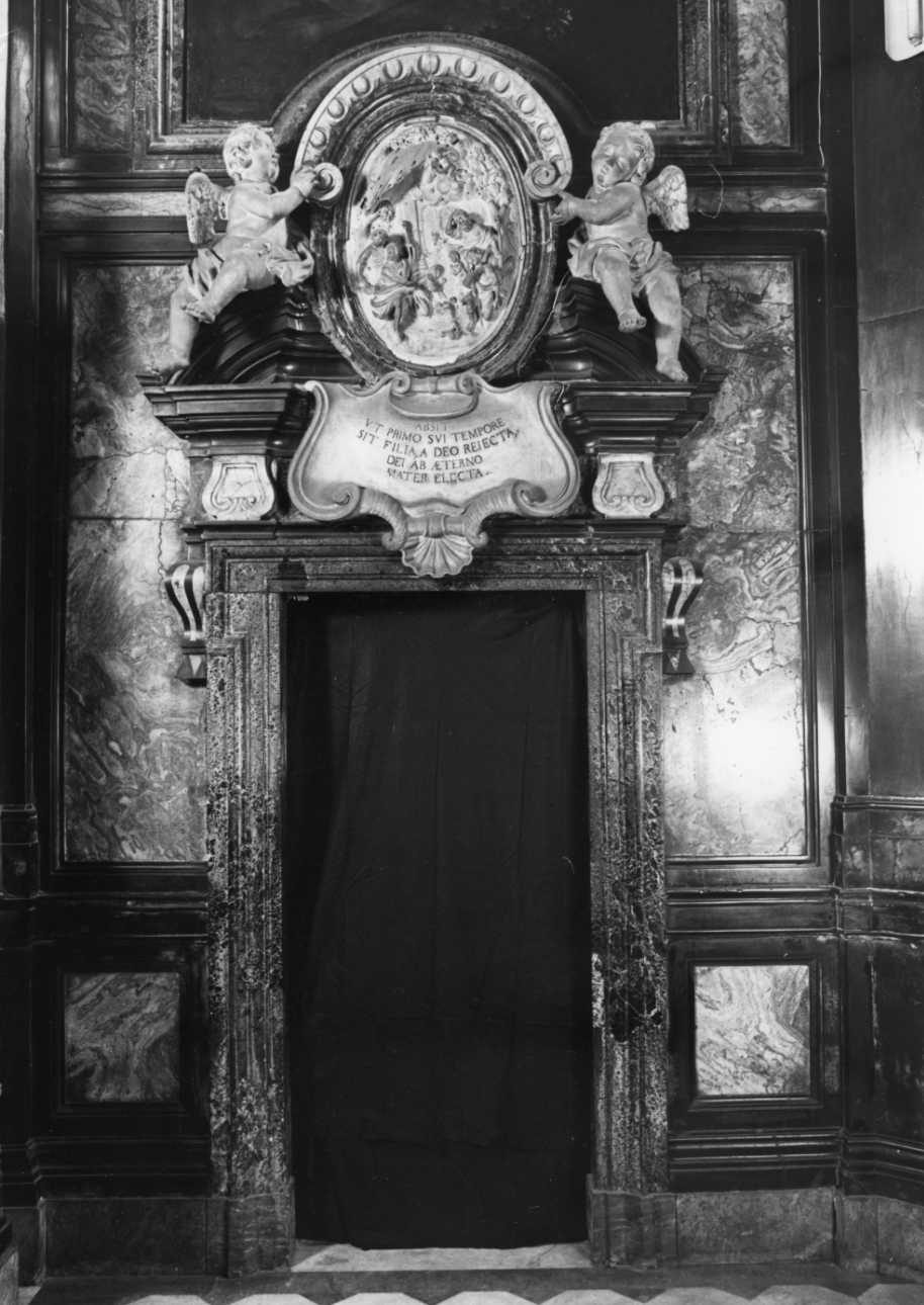 mostra di porta, insieme di Carlone Giovanni Domenico (attribuito), Carlone Giuseppe Maria (attribuito) (seconda metà sec. XVII)