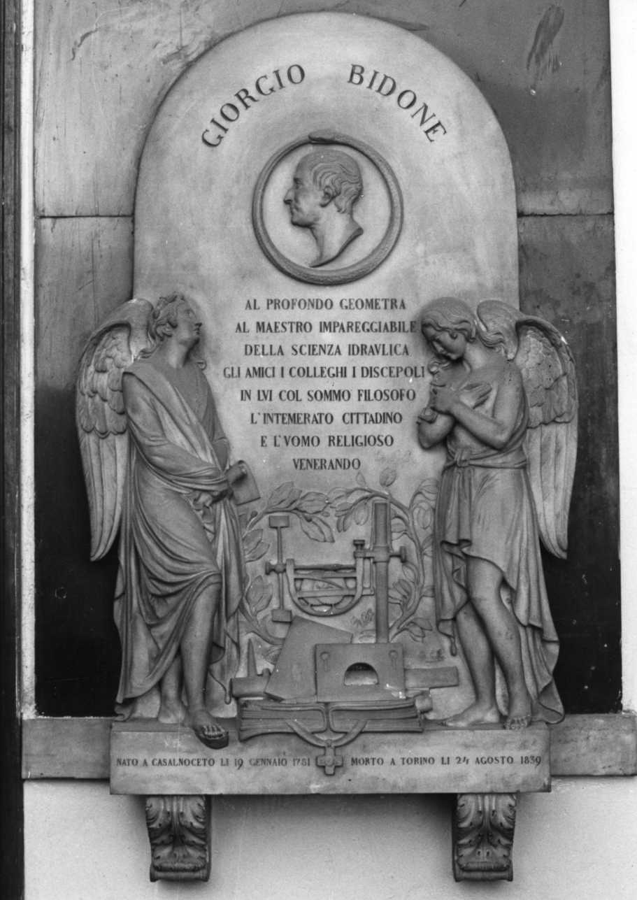 angeli con strumenti scientifici (rilievo, elemento d'insieme) di Butti Stefano (fine sec. XIX)